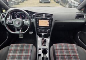 Volkswagen Golf VII GTI Performance