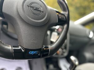 Opel Corsa 1.6 Turbo OPC Nürburgring Edition – 211cv