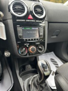 Opel Corsa 1.6 Turbo OPC Nürburgring Edition – 211cv