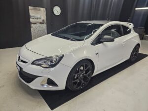 OPEL Astra GTC 2.0 Turbo OPC – 280 CV