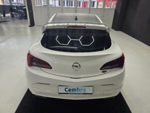 OPEL Astra GTC 2.0 Turbo OPC – 280 CV