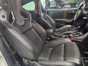 OPEL Astra GTC 2.0 Turbo OPC – 280 CV